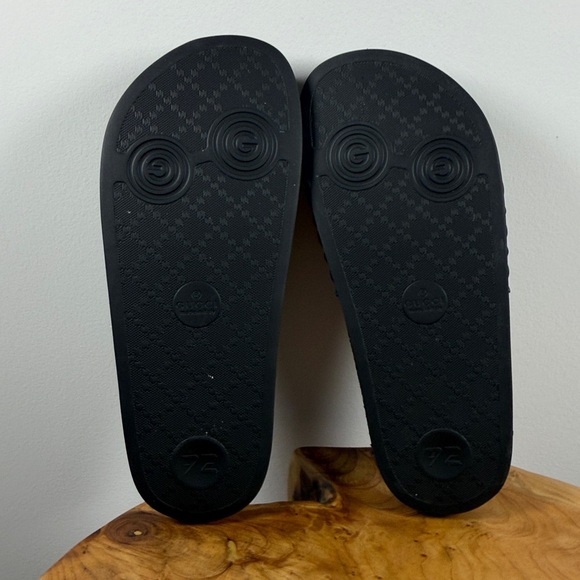 NWOT GUCCI MATELASSE RUBBER SLIDES - Picture 7 of 8